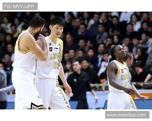 深圳羽毛球队以71分稳居锦标赛积分榜首位展现强劲实力